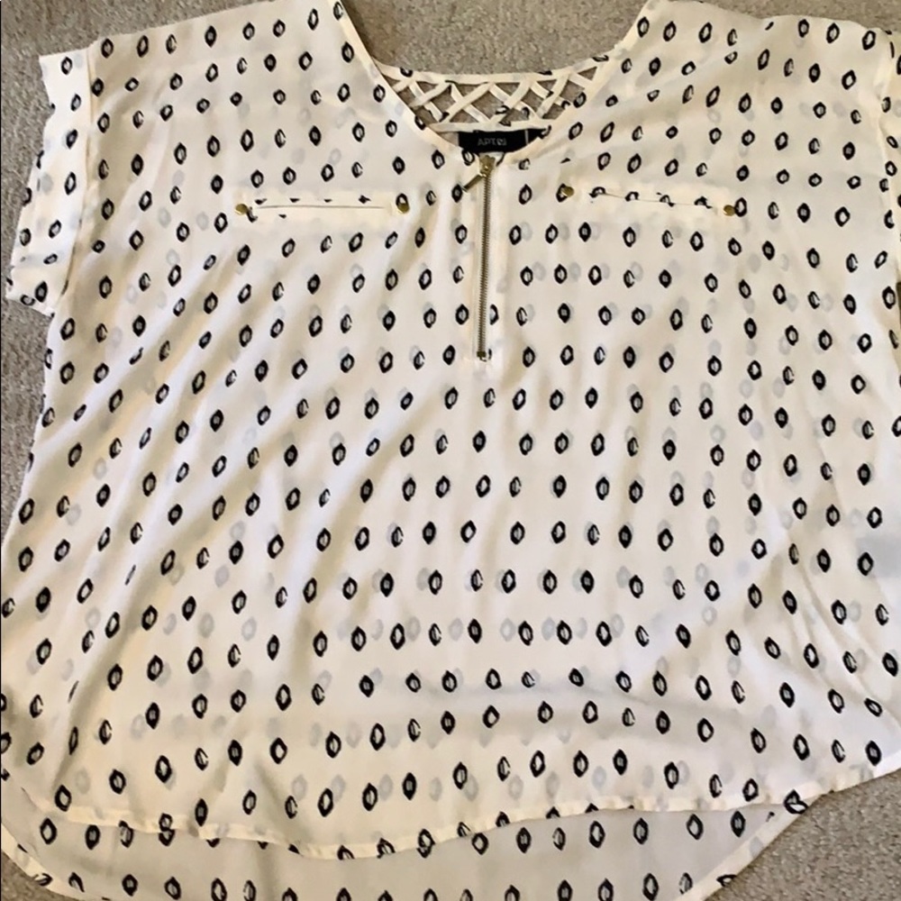 Women’s Apt.9. top